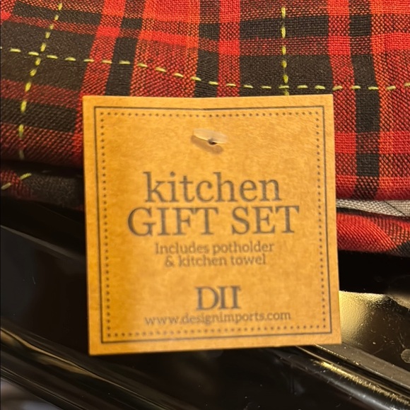 Red and Black Plaid Bear Kitchen Gift Set - potholder and kitchen towel - Picture 3 of 4